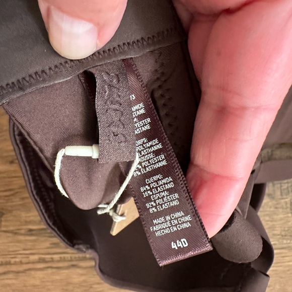 SKIMS Lightly Lined Bra NWT Size 44D - Picture 4 of 4